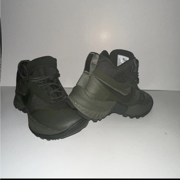 Nike React SFB Carbon - Men’s Size 7 - Picture 2 of 3